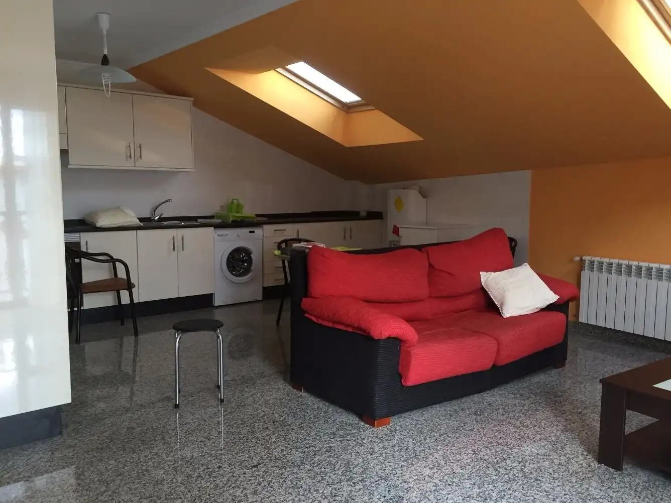 Wohnzimmer von Dachboden zur Miete in Ferrol mit Heizung, Parkett und Terrasse