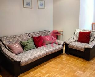 Sala d'estar de Apartament de lloguer en León Capital  amb Calefacció i Parquet