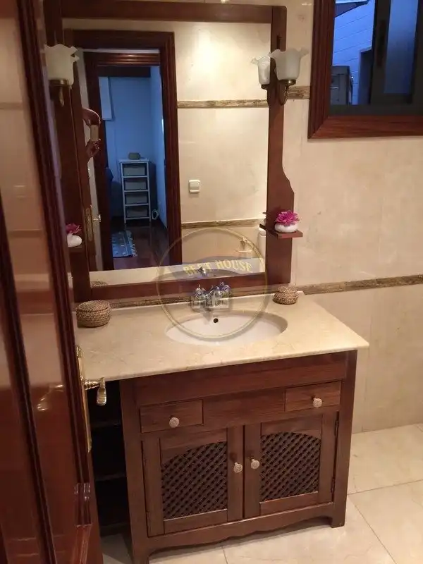 Baño de Piso en venta en Vigo  con Calefacción, Jardín privado y Parquet