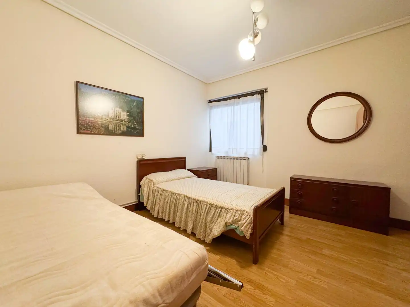 Habitación de Apartamento en venta en Irun  con Calefacción, Trastero y Amueblado