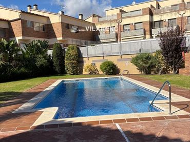 Maison mitoyenne avec piscine à vendre à Doctor Ramon i Cajal