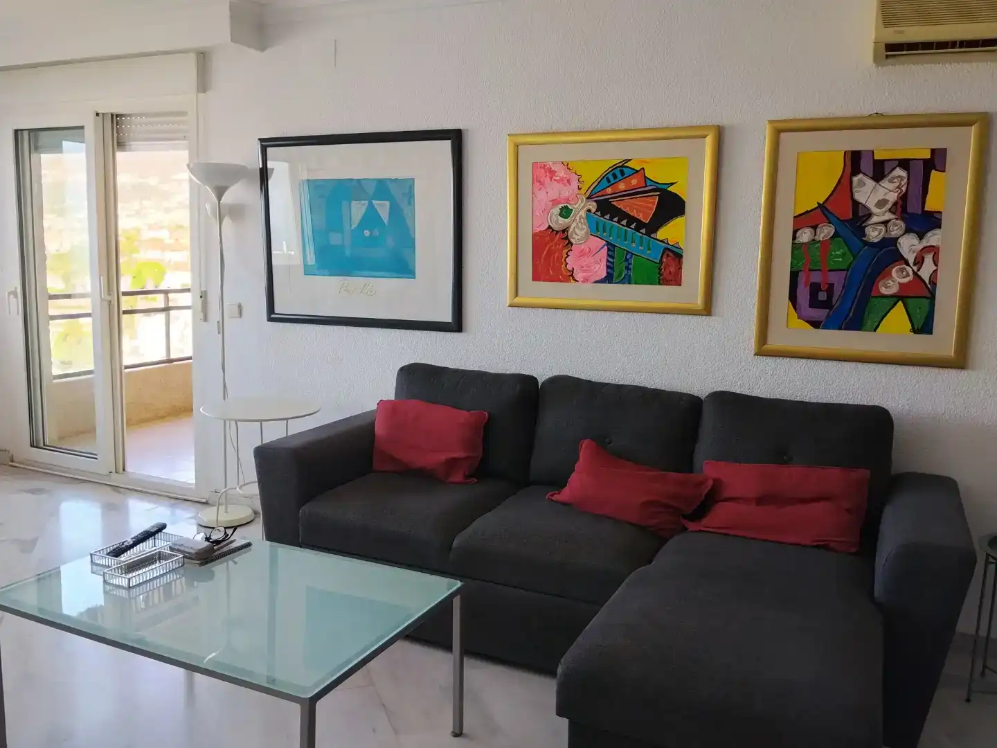 Wohnzimmer von Wohnungen zur Miete in Benalmádena mit Schwimmbad und Balkon