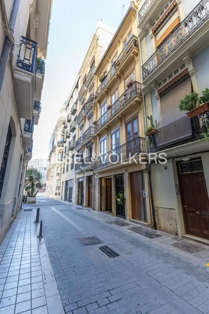Exterior view of Flat for sale in Valencia  with Heating, Terrace and Storage room