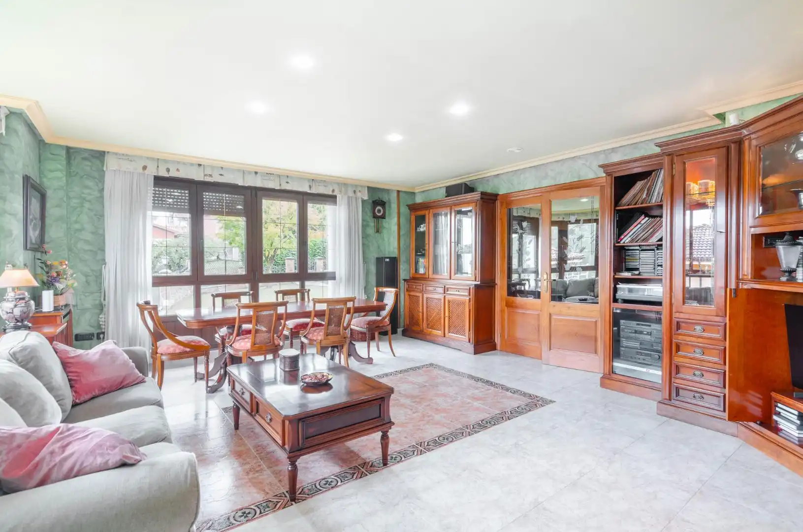 Sala de estar de Casa o chalet en venta en Piloña con Calefacción, Jardín privado y Parquet