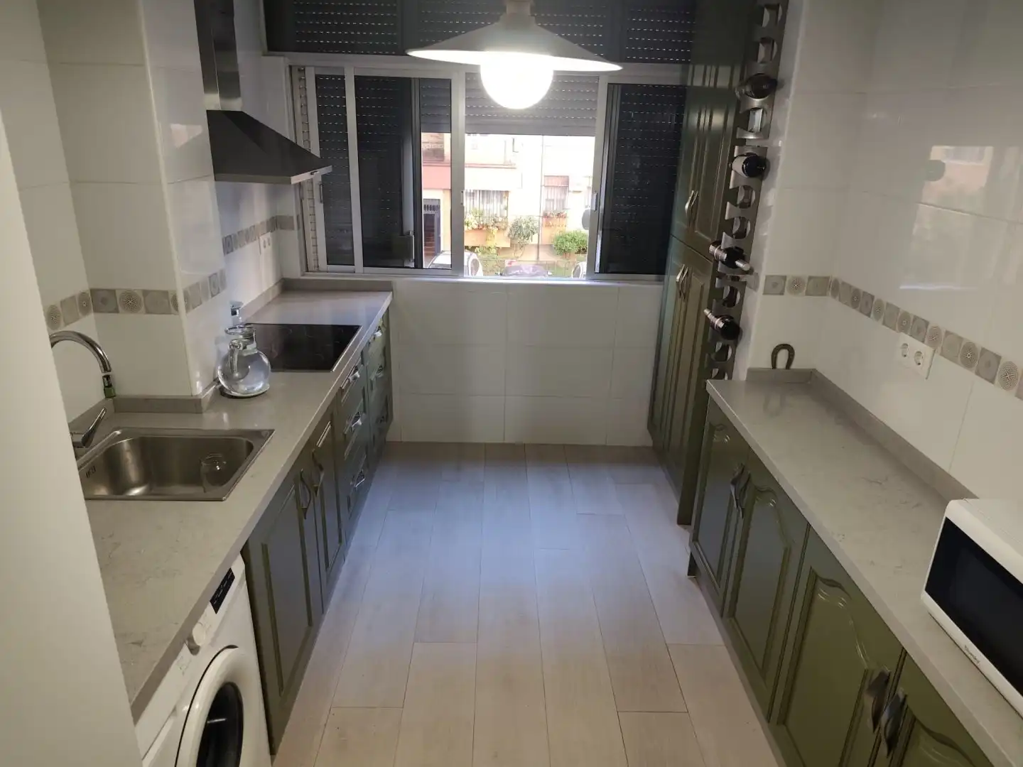 Kitchen of Flat for sale in Sevilla  with Air Conditioner, Heating and Terrace