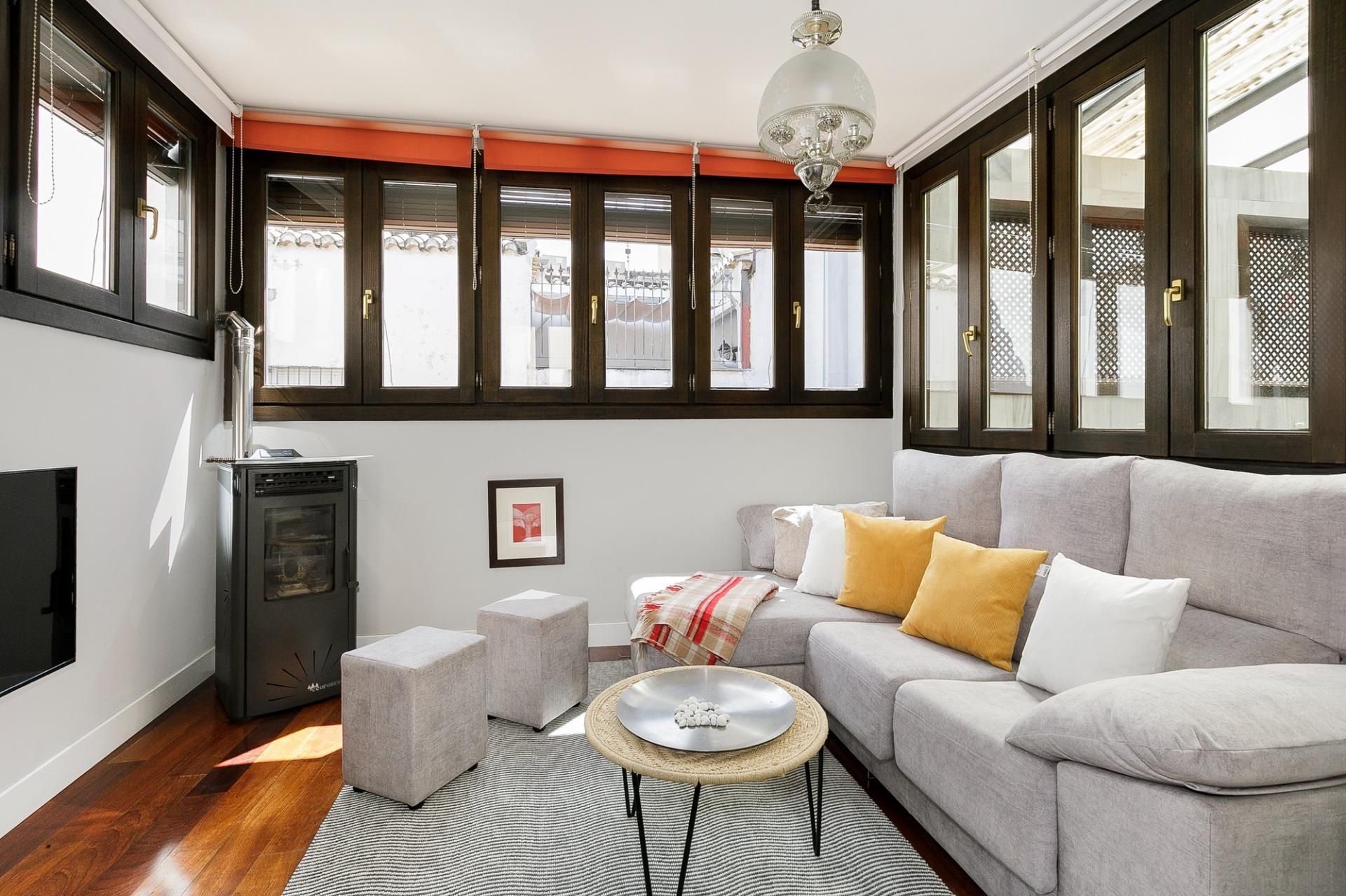 Living room of Attic for sale in  Granada Capital  with Air Conditioner, Parquet flooring and Terrace