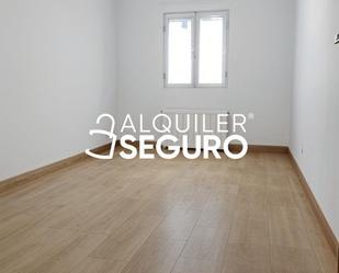 Dormitori de Pis de lloguer en  Madrid Capital amb Aire condicionat, Calefacció i Terrassa