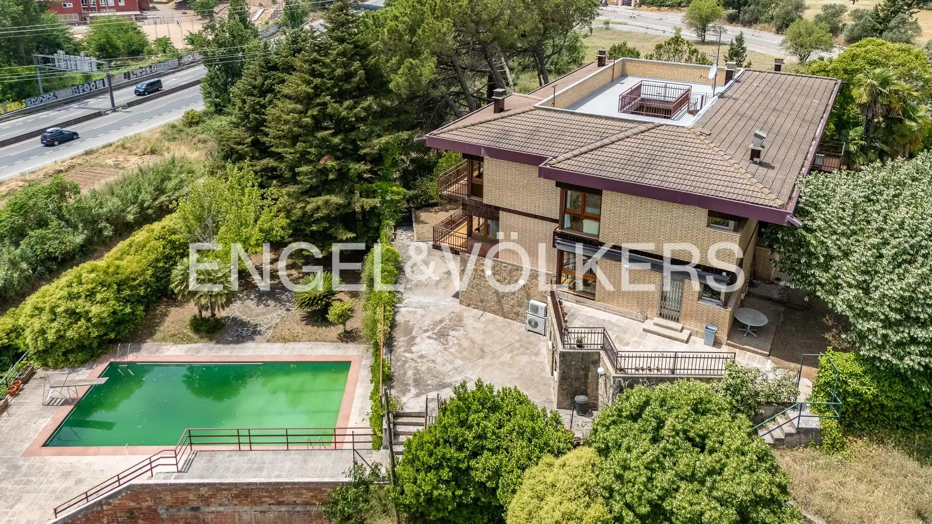Vista exterior de Finca rústica en venda en Manresa amb Calefacció, Jardí privat i Terrassa