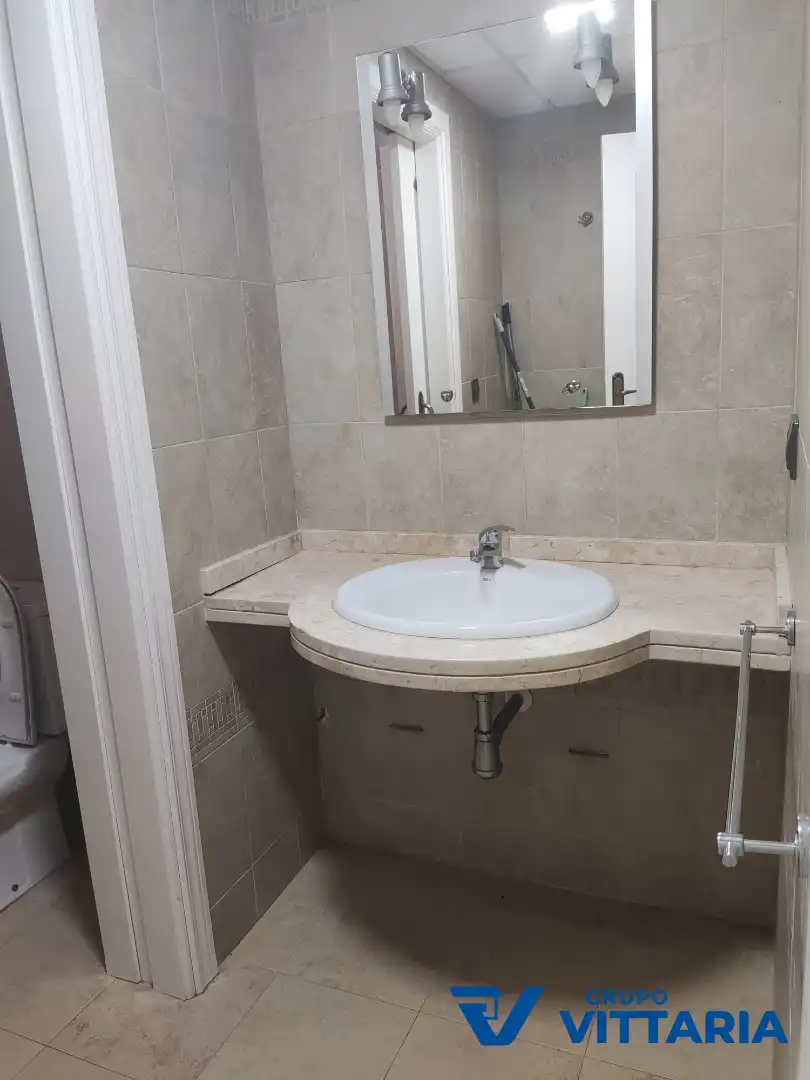 Baño de Piso en venta en Vícar con Aire acondicionado, Amueblado y Balcón