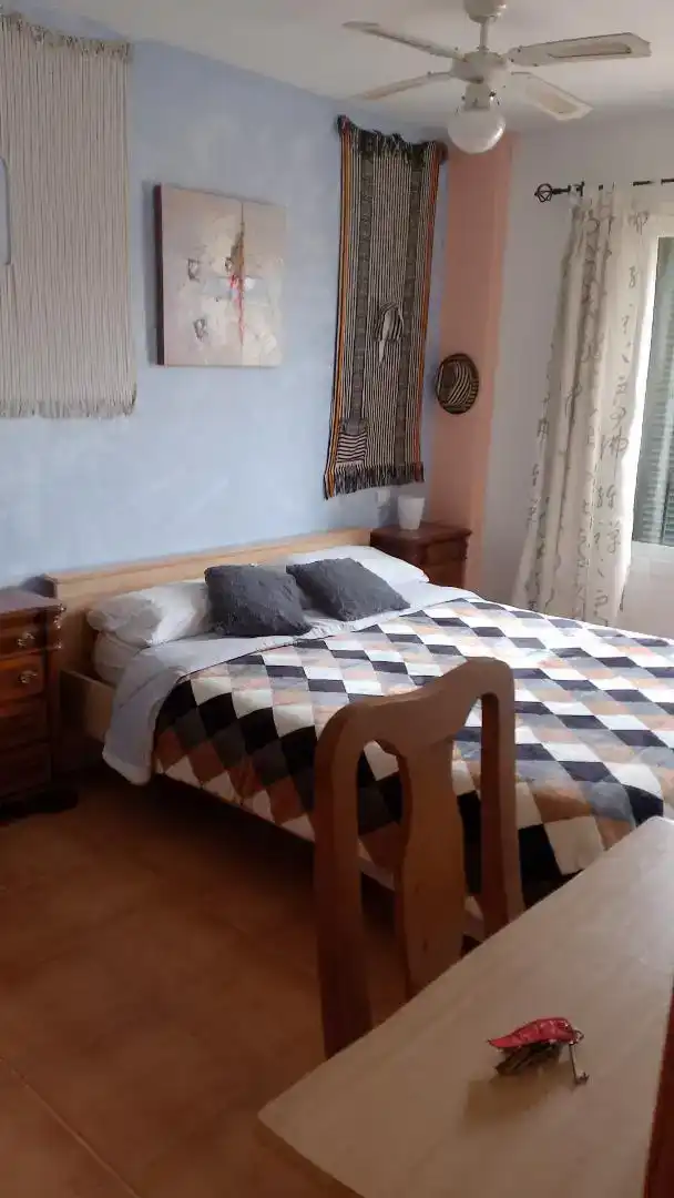 Bedroom of Flat for share in Campos