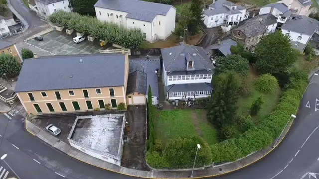 Vista exterior de Casa o xalet en venda en Trabada amb Calefacció, Jardí privat i Terrassa