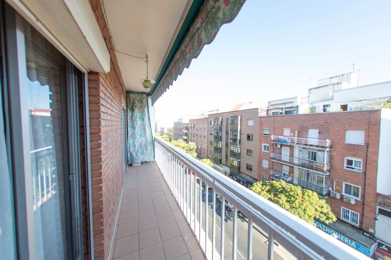 Vista exterior de Pis en venda en  Madrid Capital amb Aire condicionat, Calefacció i Terrassa