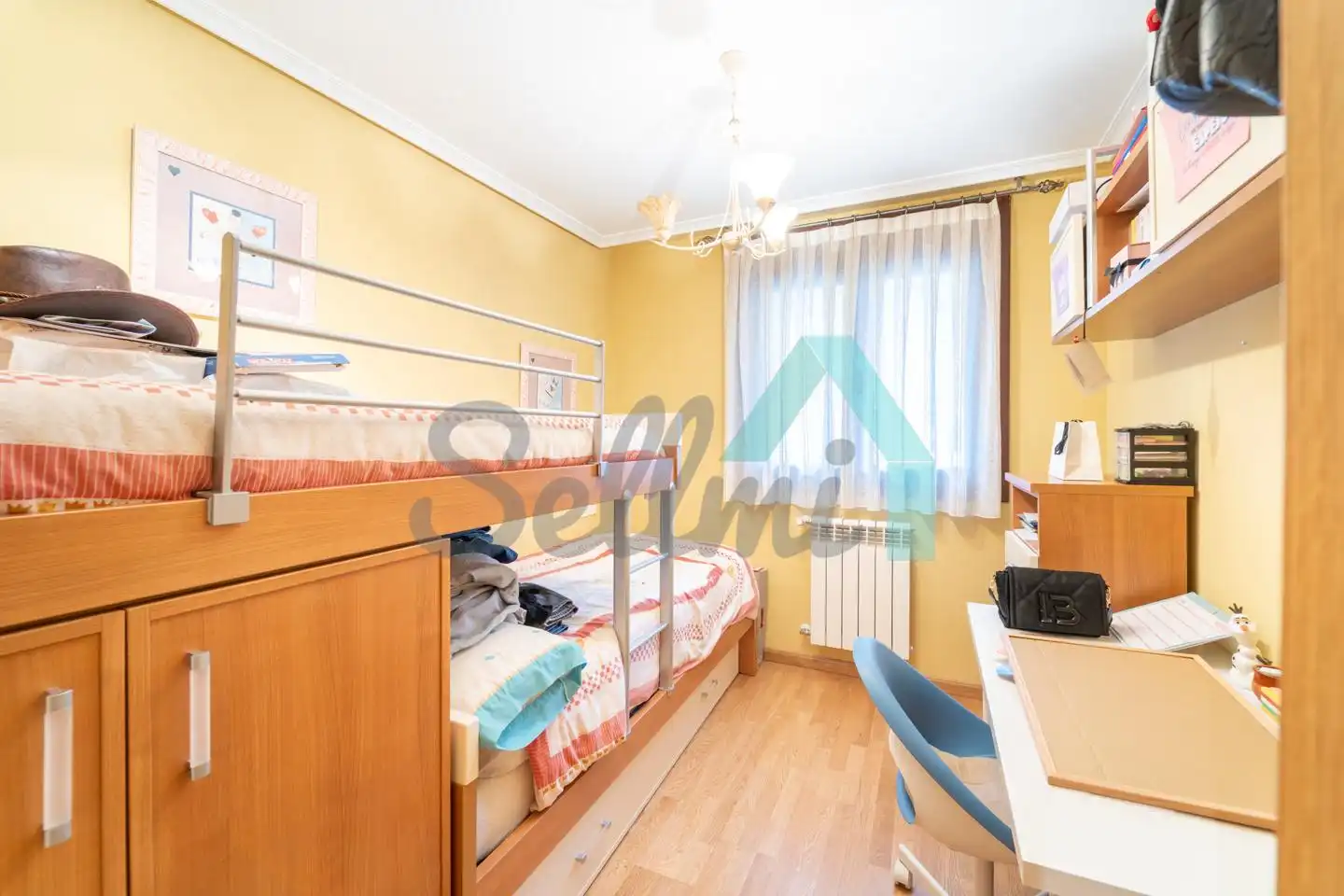 Habitación de Piso en venta en Somiedo con Calefacción, Parquet y Terraza