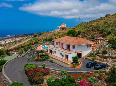 Detached house with pool for sale in Armeñiime - Las Moraditas - Las Cancelas