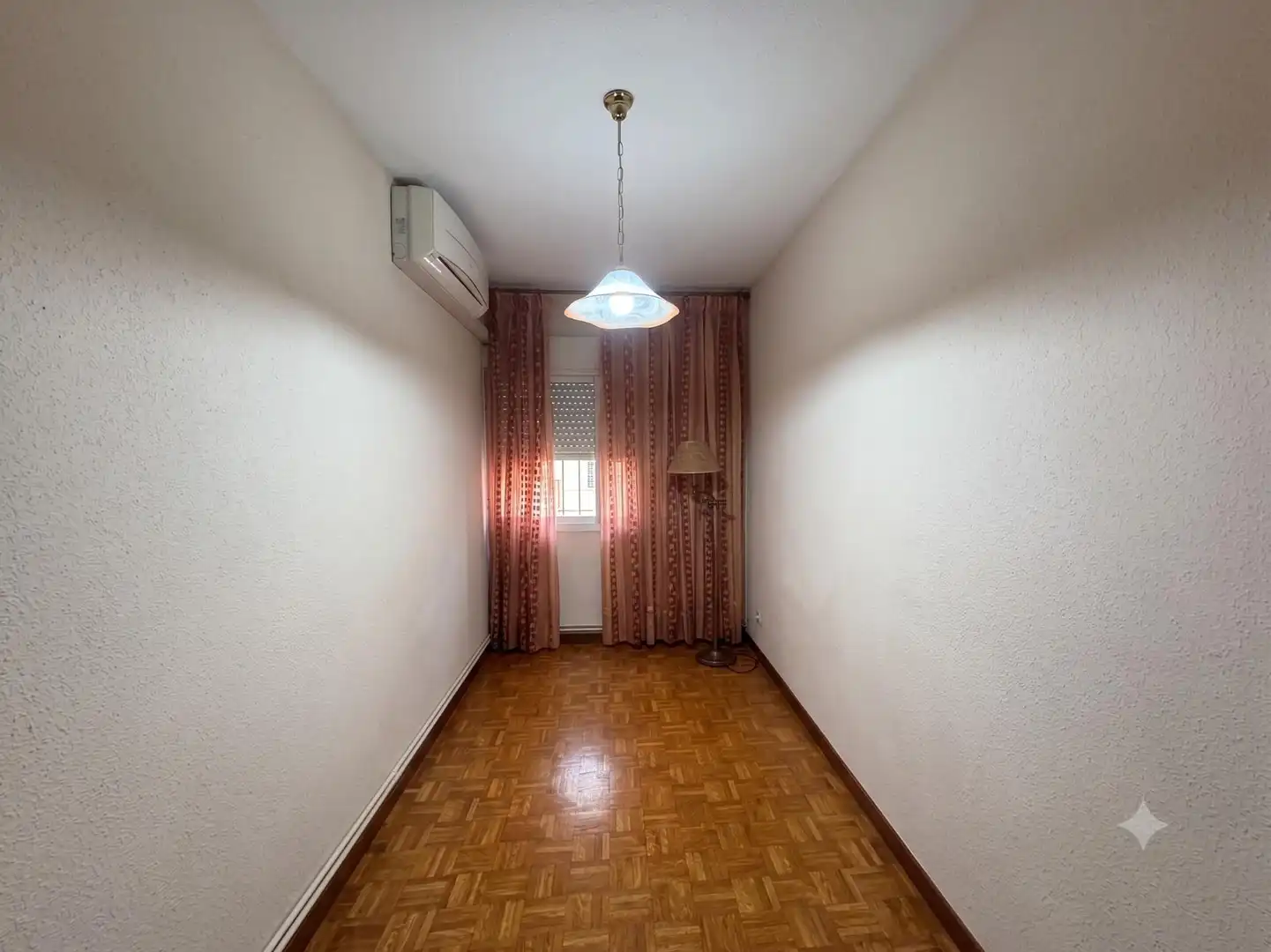 Habitación de Piso en venta en Madrid con Calefacción, Terraza y Trastero