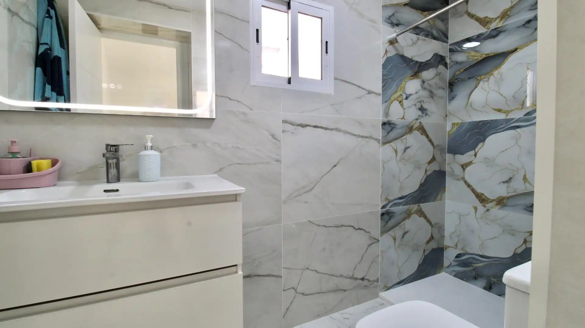 Baño de Casa o chalet en venta en La Zubia con Aire acondicionado y Terraza