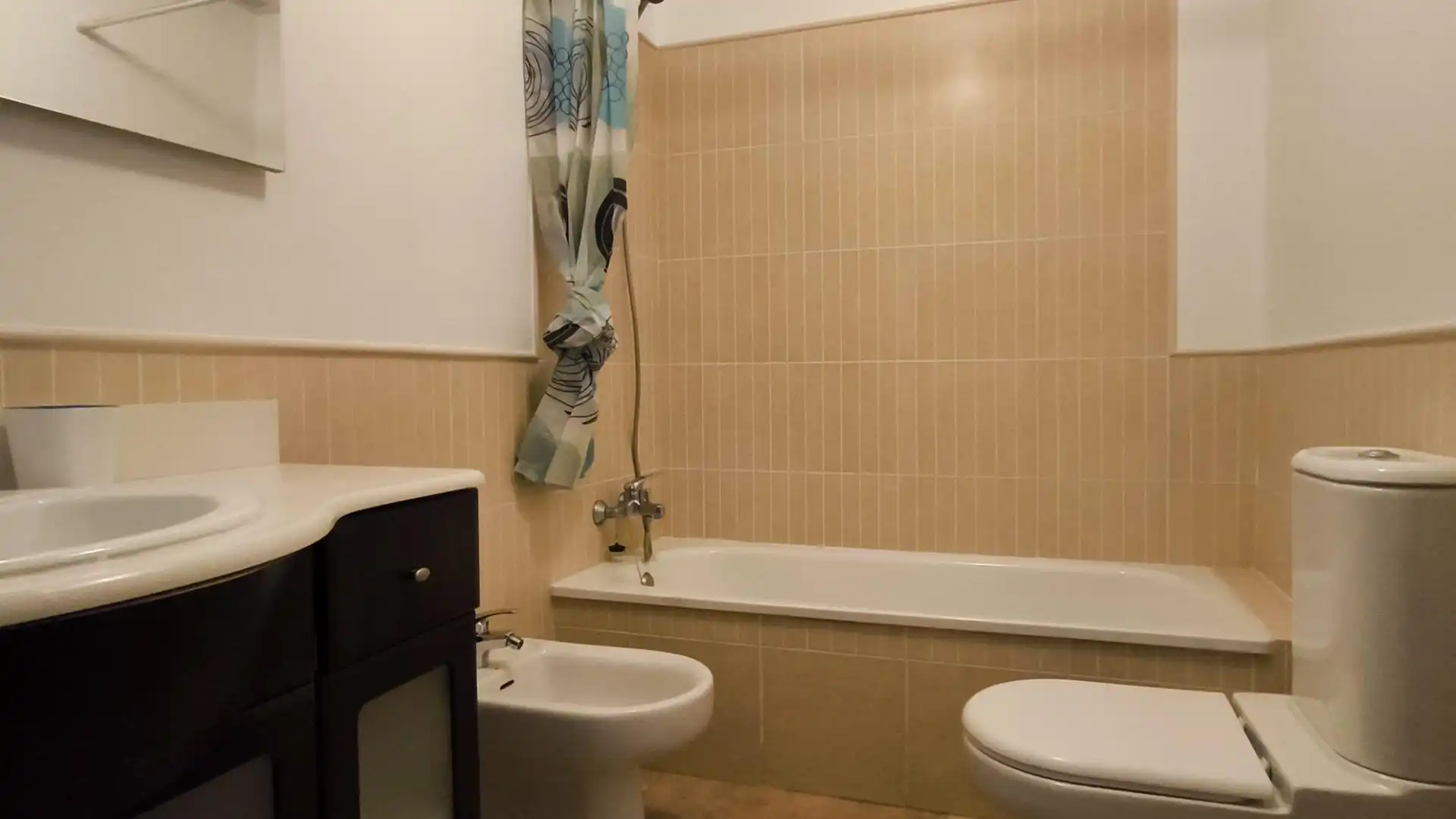 Baño de Apartamento de alquiler en Ayamonte con Terraza, Amueblado y Piscina comunitaria