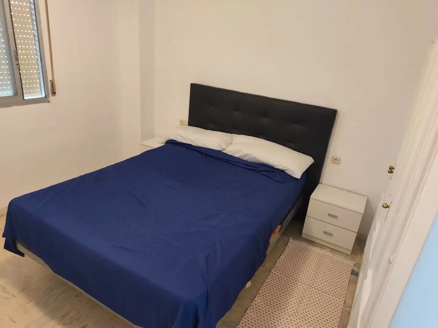 Schlafzimmer von Wohnung zur Miete in Benalmádena mit Klimaanlage, Terrasse und Balkon
