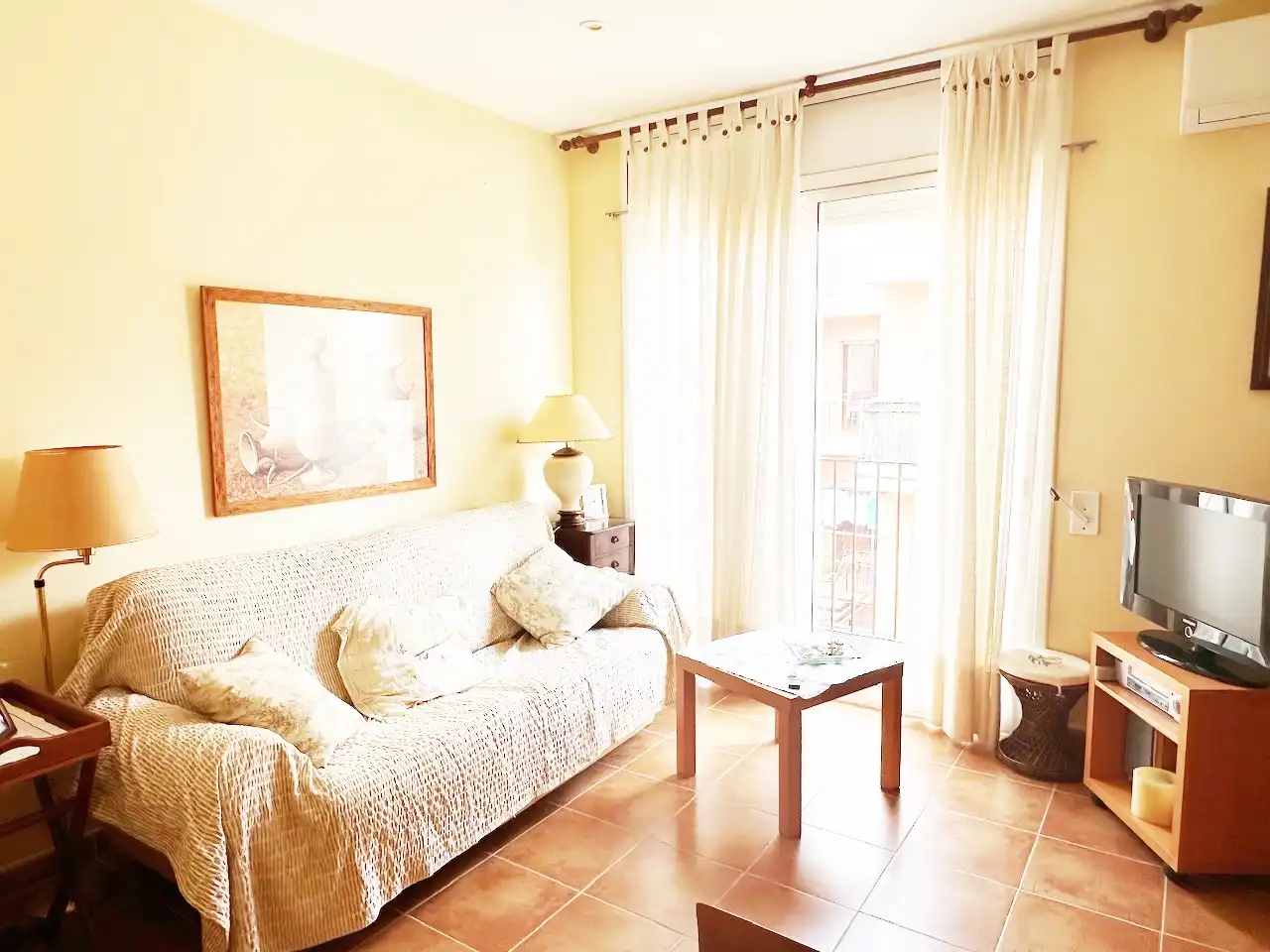 Sala de estar de Piso en venta en Palamós con Aire acondicionado, Amueblado y Balcón