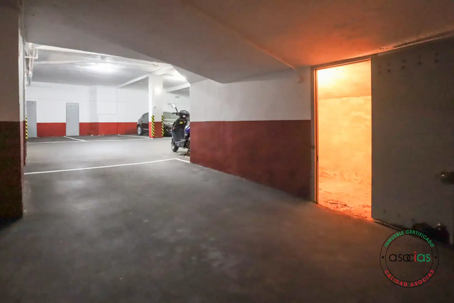 Parking de Piso en venta en Oviedo  con Calefacción, Parquet y Terraza