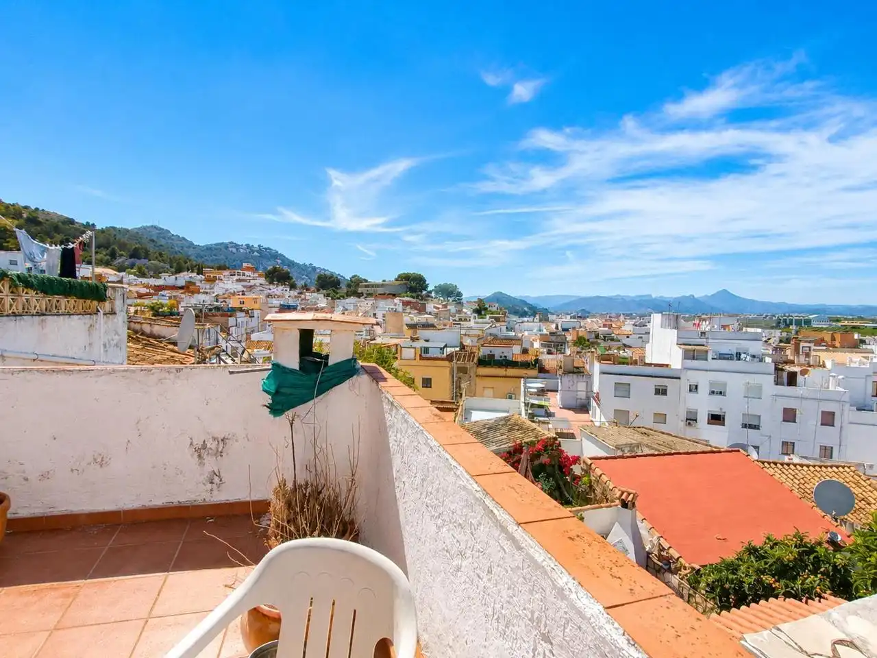Vista exterior de Casa o xalet en venda en Oliva amb Terrassa