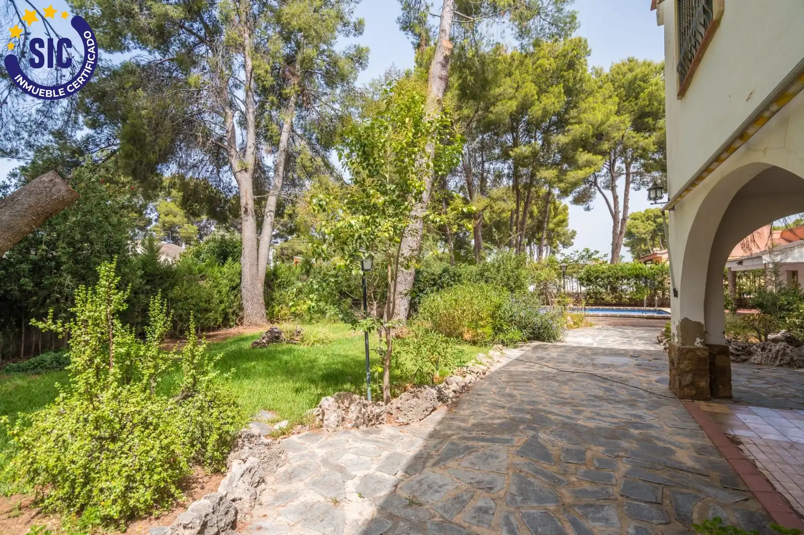 Jardín de Casa o chalet en venta en Serra con Aire acondicionado, Calefacción y Jardín privado