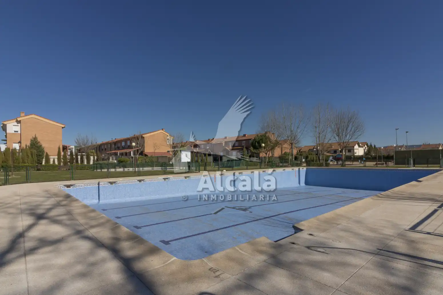 Adossat amb piscina en venda a Alovera, imagen 5