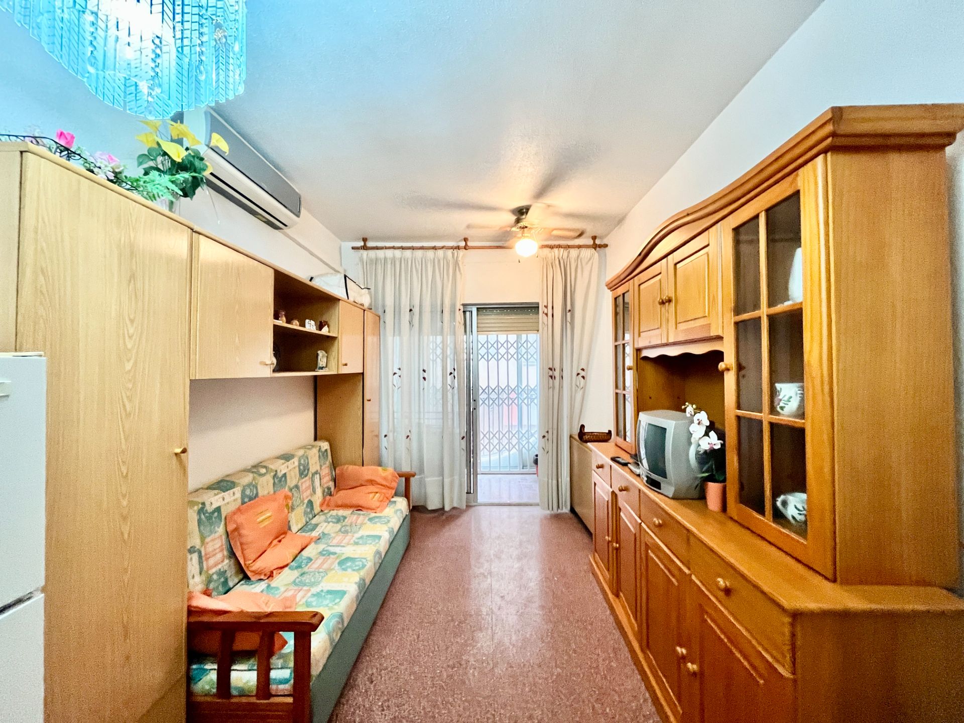 Habitación de Estudio en venta en Torrevieja con Aire acondicionado, Terraza y Amueblado