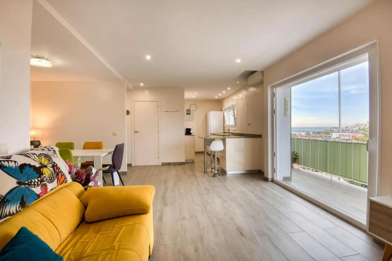 Terrasse von Wohnung zum Verkauf in Palamós mit Klimaanlage, Heizung und Terrasse