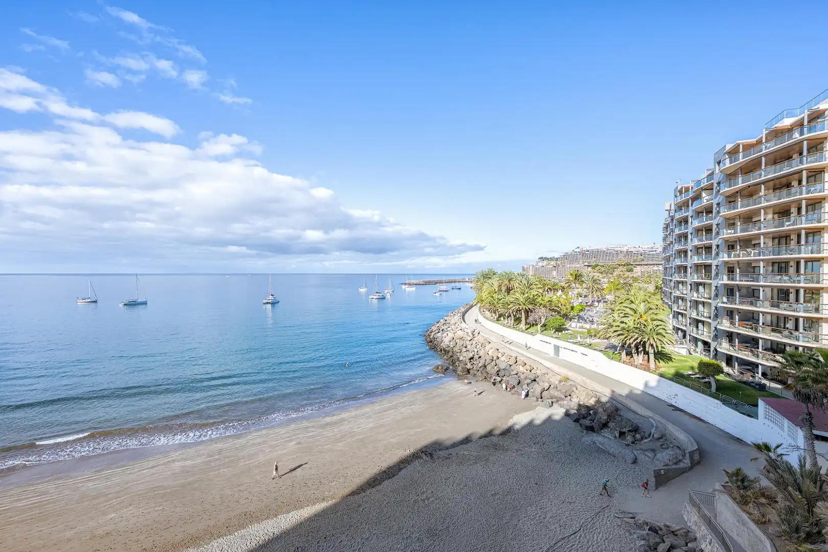 Vista exterior de Apartament en venda en Mogán amb Aire condicionat, Terrassa i Balcó