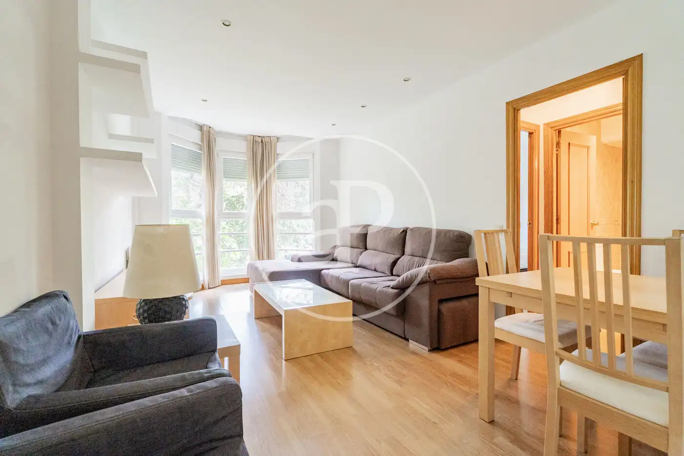 Vista exterior de Piso de alquiler en  Madrid Capital con Calefacción, Jardín privado y Amueblado