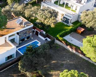 Vista exterior de Casa o xalet en venda en Bollullos de la Mitación amb Aire condicionat, Calefacció i Jardí privat