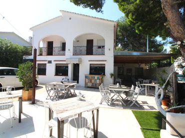 Villa mit Garten zum Verkauf in Las Rotas / Les Rotes