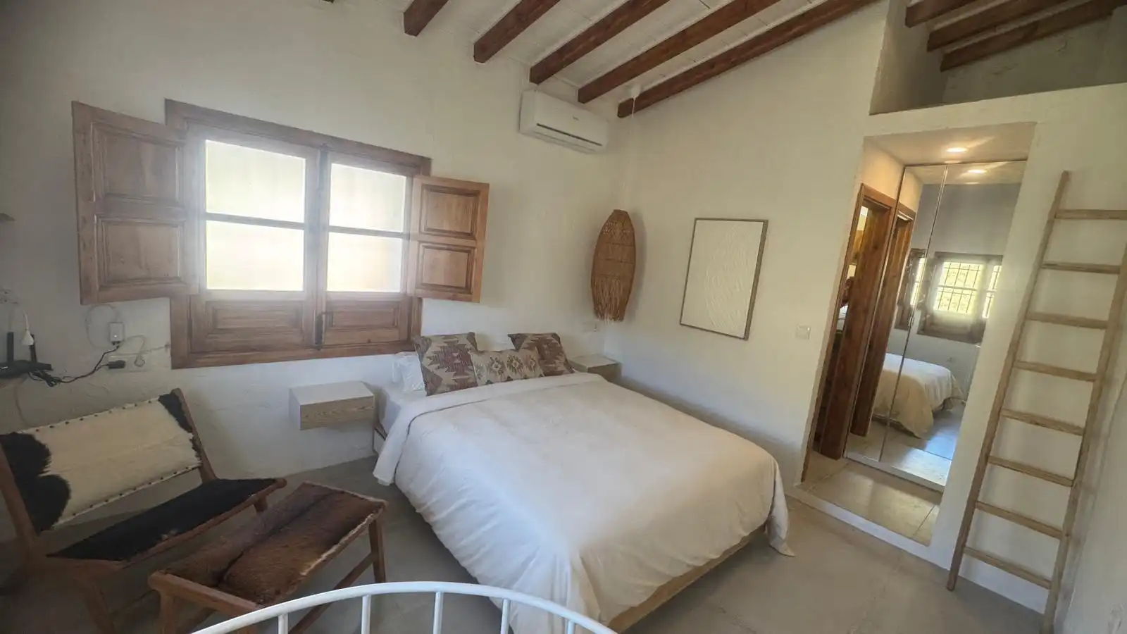 Habitación de Finca rústica en venta en Moclinejo con Aire acondicionado, Calefacción y Jardín privado