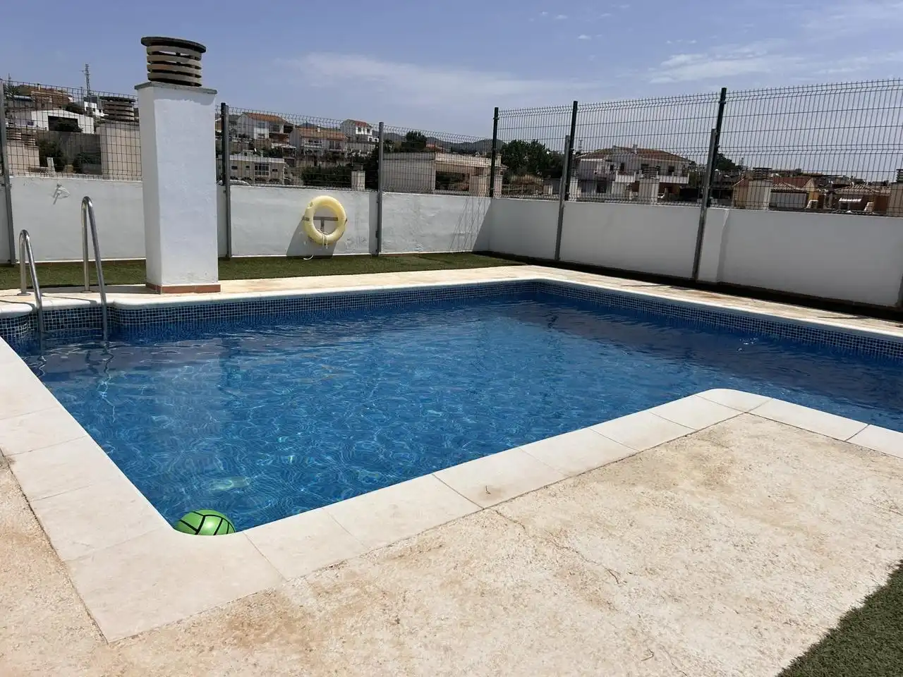 Piscina de Planta baixa de lloguer en Rincón de la Victoria amb Parquet, Terrassa i Moblat