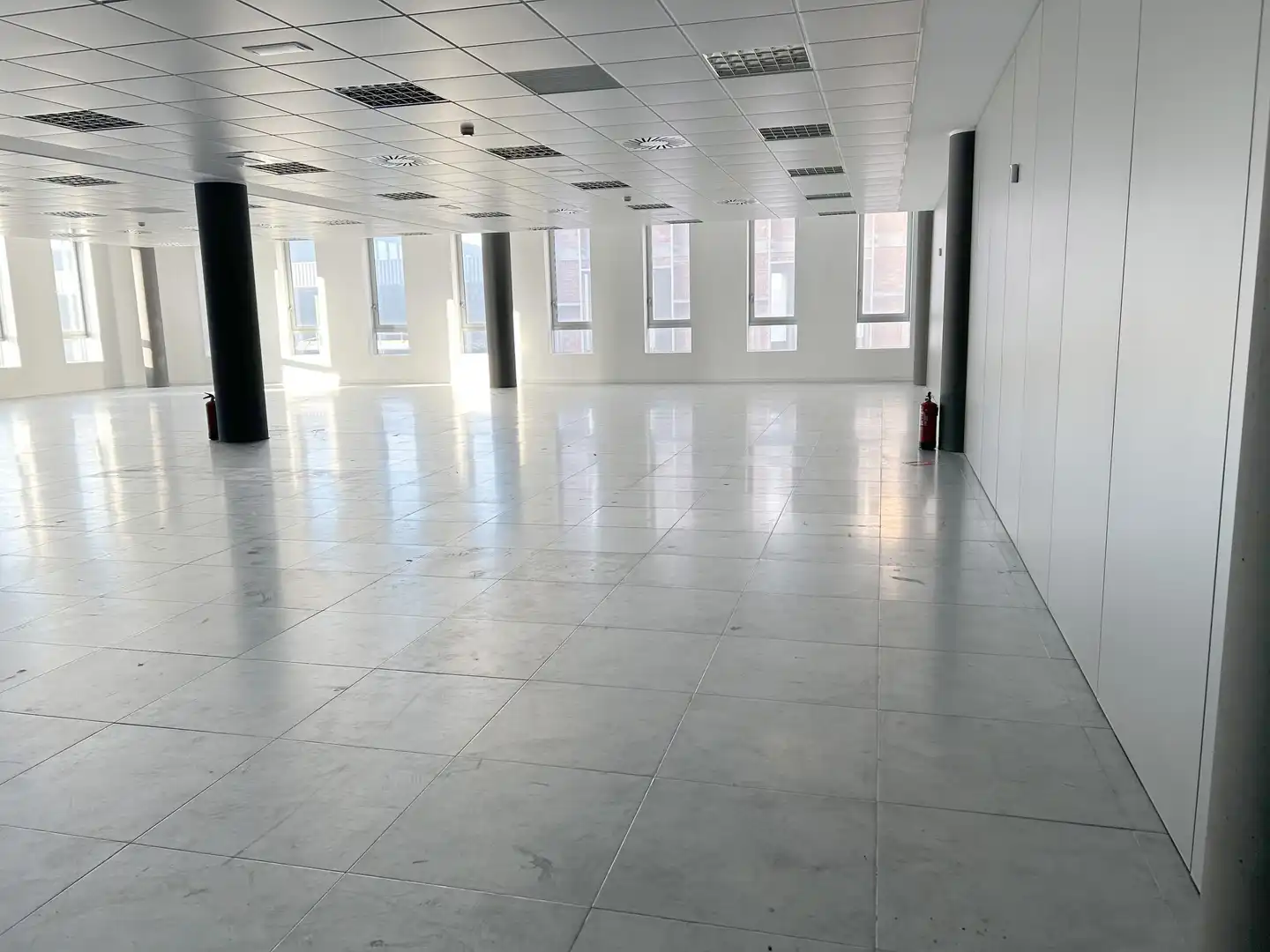Oficina amb ascensor en venda a Calle Osca