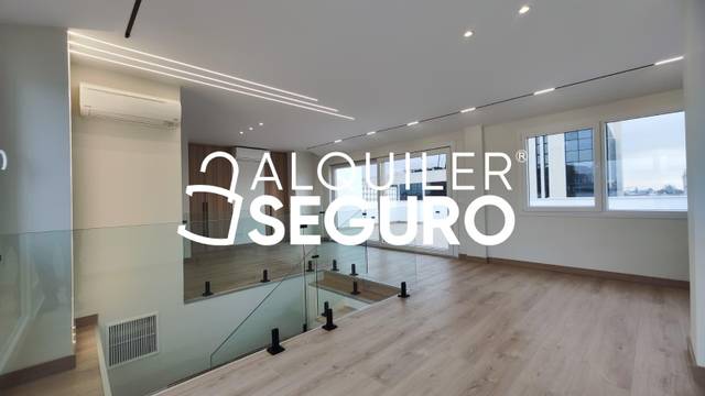 Ático en Alquiler en de Ulises en Colina