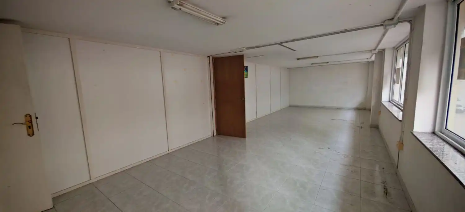 Business premises to rent in A Malata - Catabois - Ciudad Jardín, imagen 2