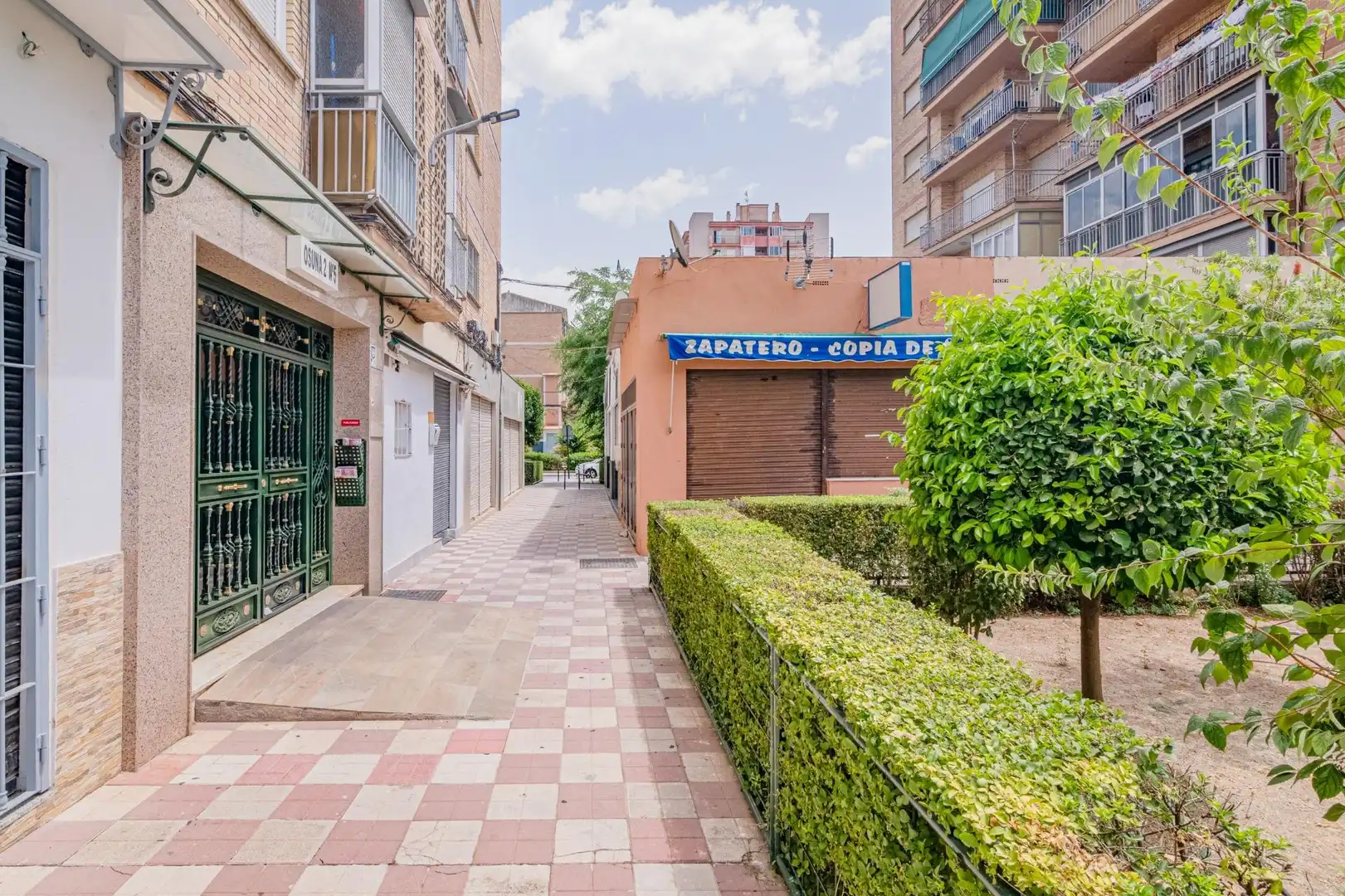 Vista exterior de Pis de lloguer en Granada amb Aire condicionat, Calefacció i Jardí privat