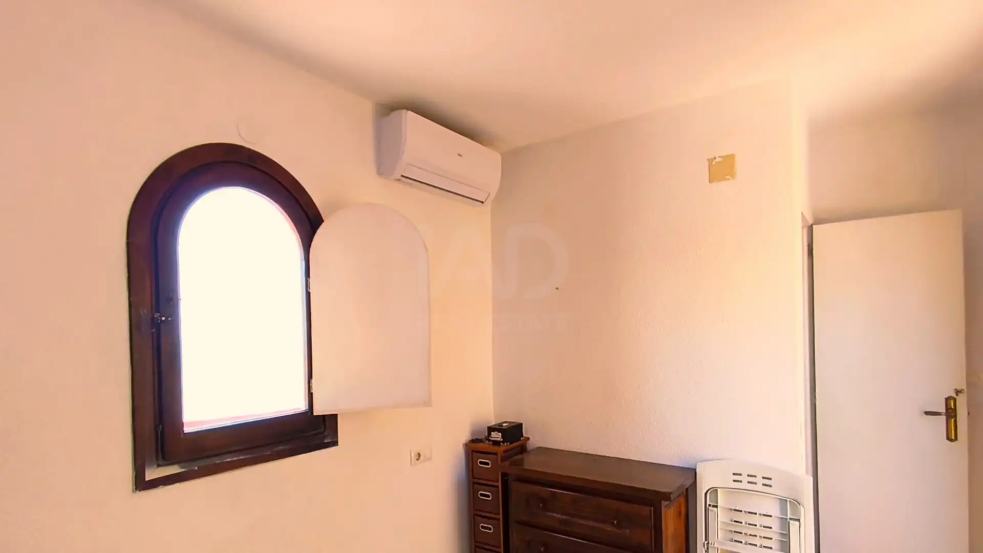Dormitori de Casa adosada en venda en El Campello amb Aire condicionat, Terrassa i Piscina