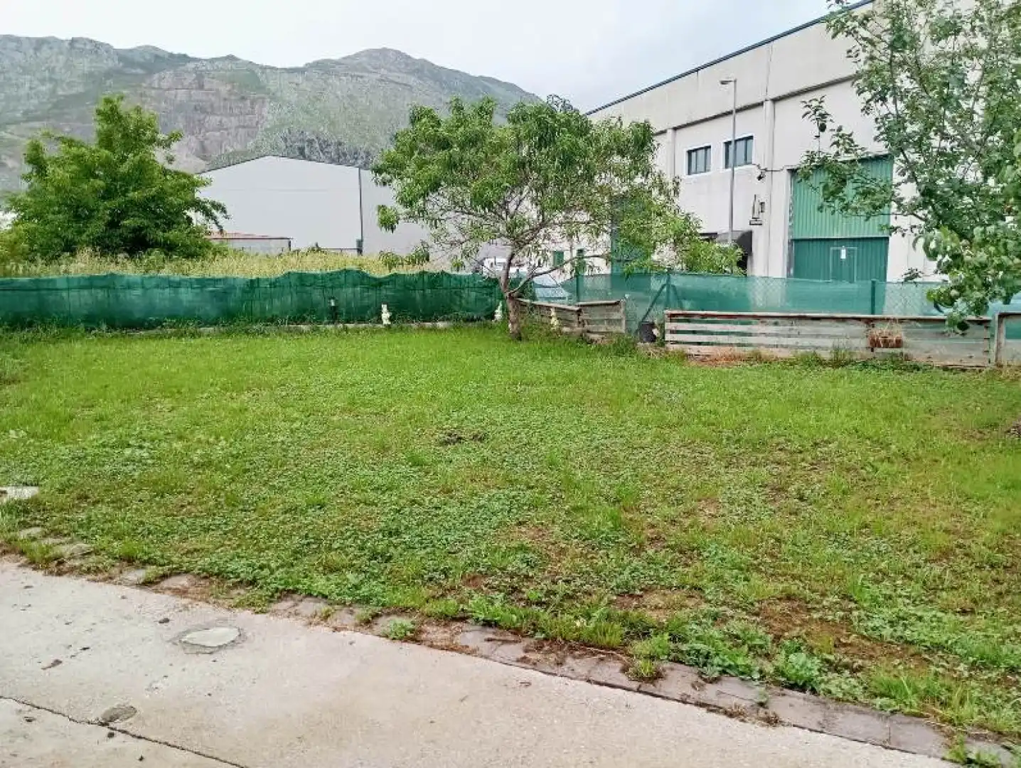 Casa o chalet en venta en Los Corrales de Buelna  con Calefacción, Jardín privado y Terraza