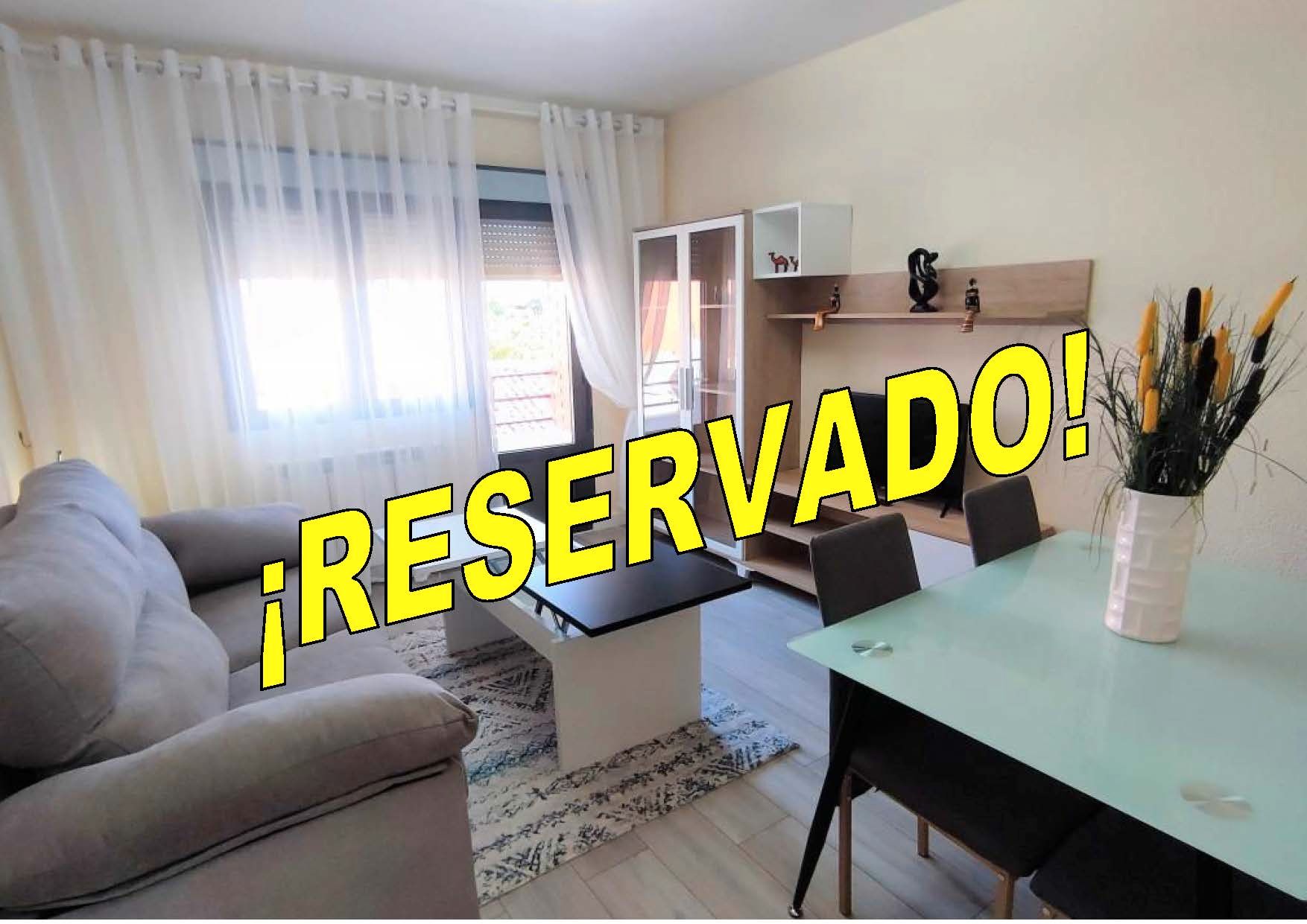 Sala d'estar de Pis en venda en Medina del Campo amb Calefacció, Terrassa i Moblat