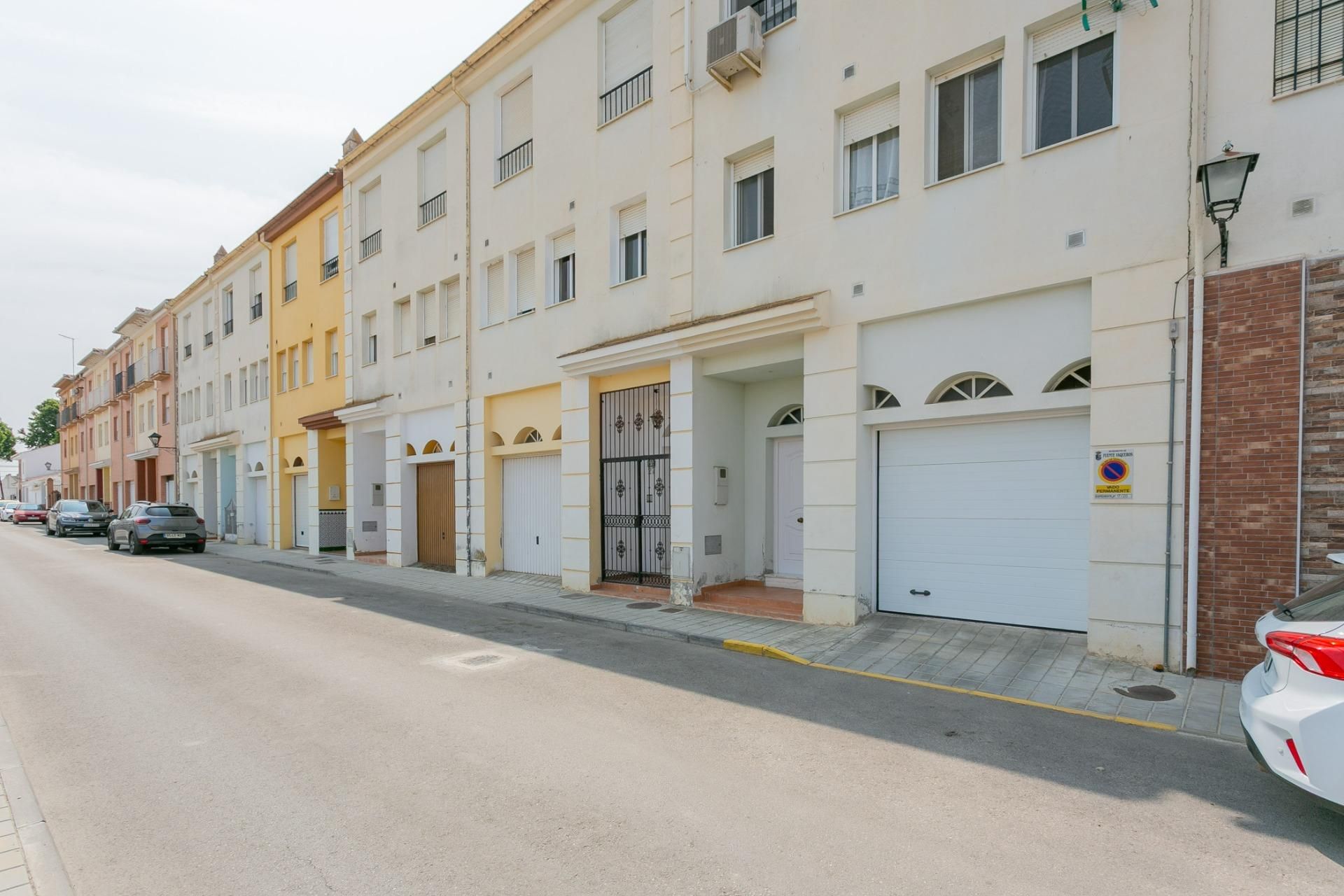 Exterior view of House or chalet for sale in Fuente Vaqueros  with Air Conditioner and Terrace