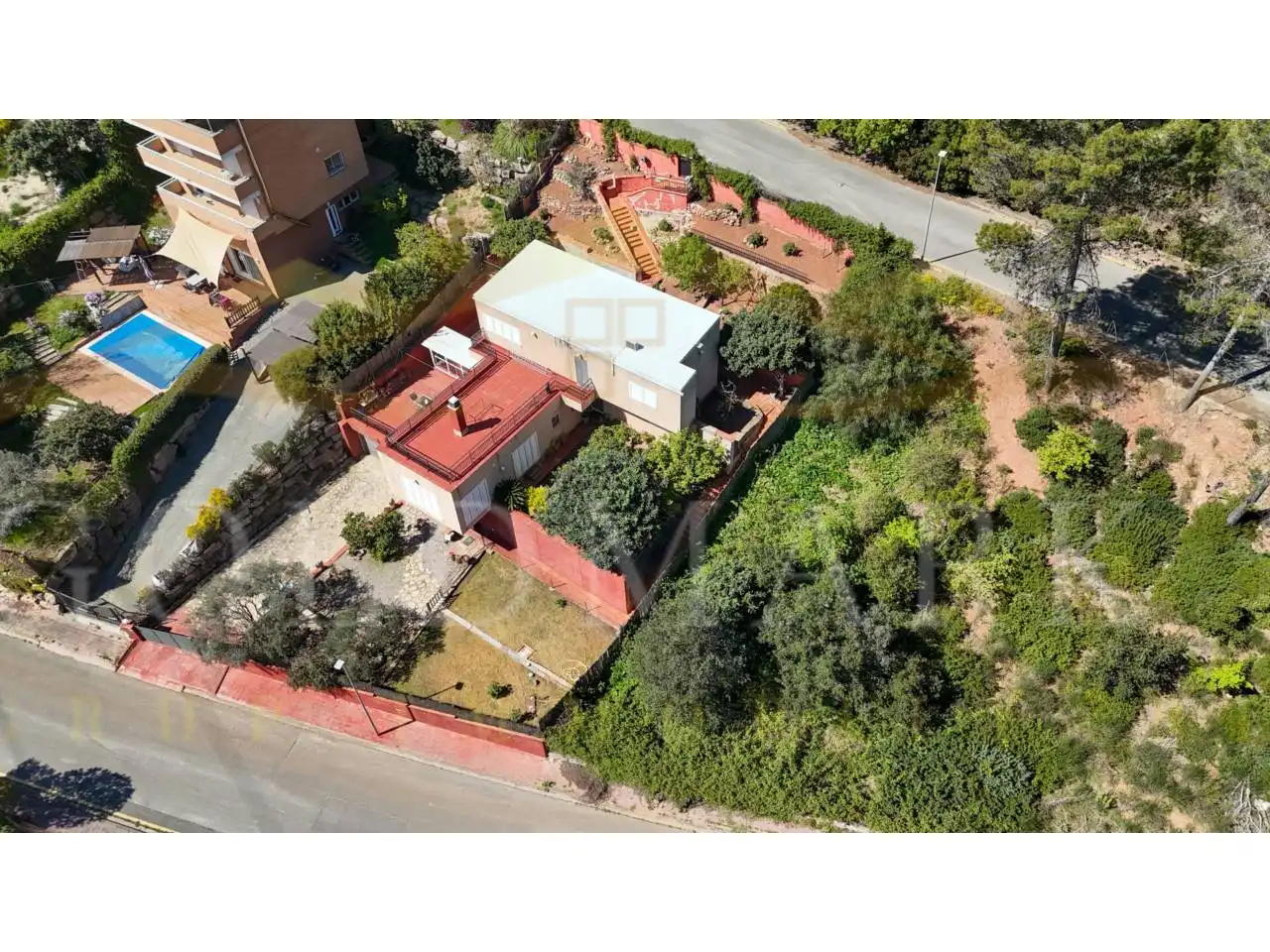 Vista exterior de Casa o xalet en venda en Corbera de Llobregat amb Aire condicionat, Calefacció i Jardí privat