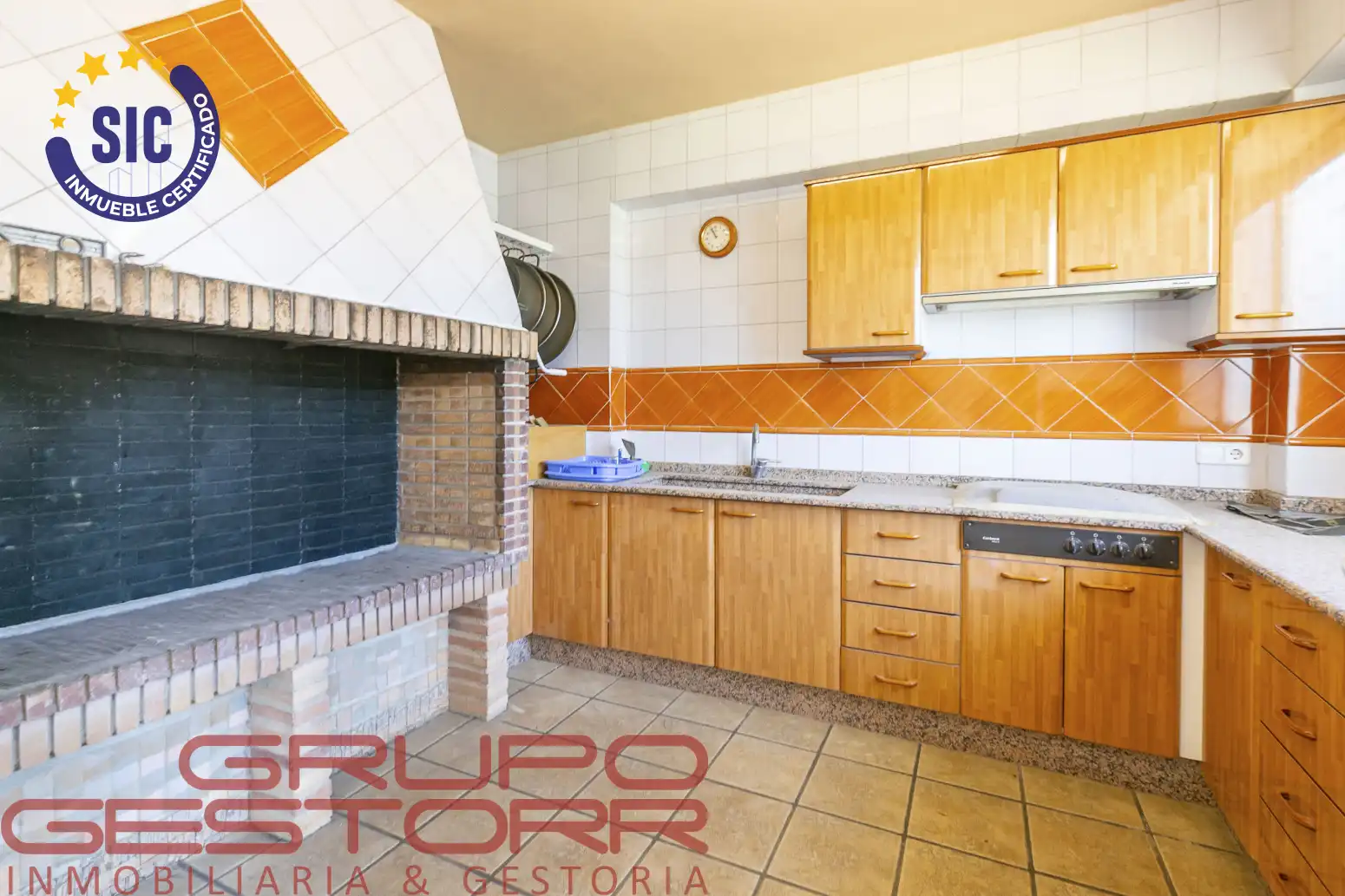 Cocina de Casa o chalet en venta en Valencia con Aire acondicionado, Calefacción y Jardín privado