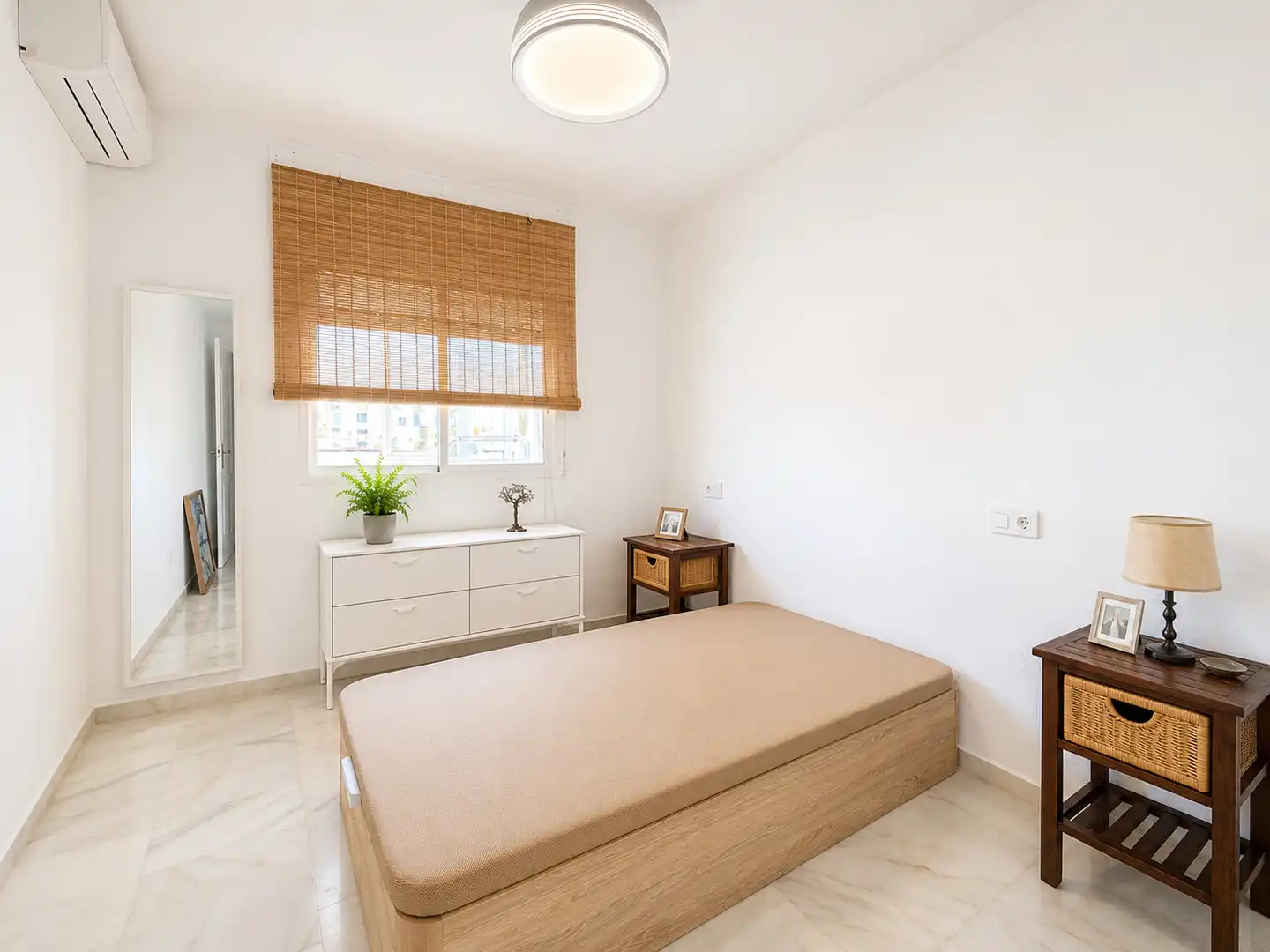 Bedroom of Apartments for rent in Benalmádena  with Air Conditioner, Terrace and Furnished