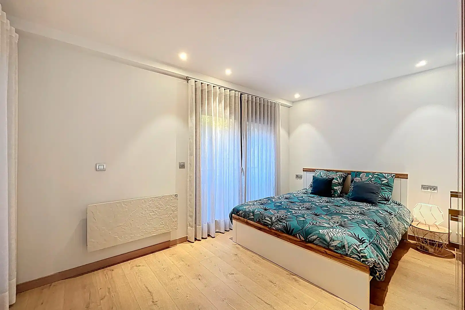 Dormitori de Apartament en venda en Escaldes – Engordany amb Aire condicionat, Terrassa i Traster