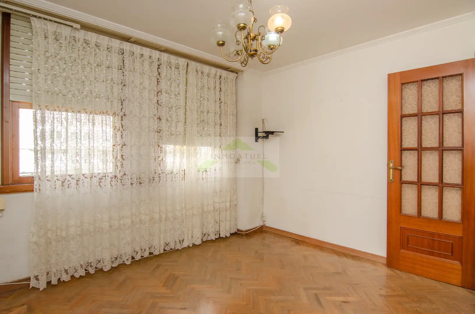 Schlafzimmer von Wohnung zum Verkauf in A Coruña Capital  mit Ofen und Waschmaschine