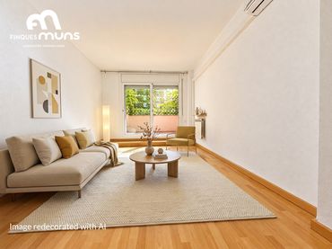 Erdgeschosswohnung mit Balkon zum Verkauf in Plaça Joaquim Camps Arboix