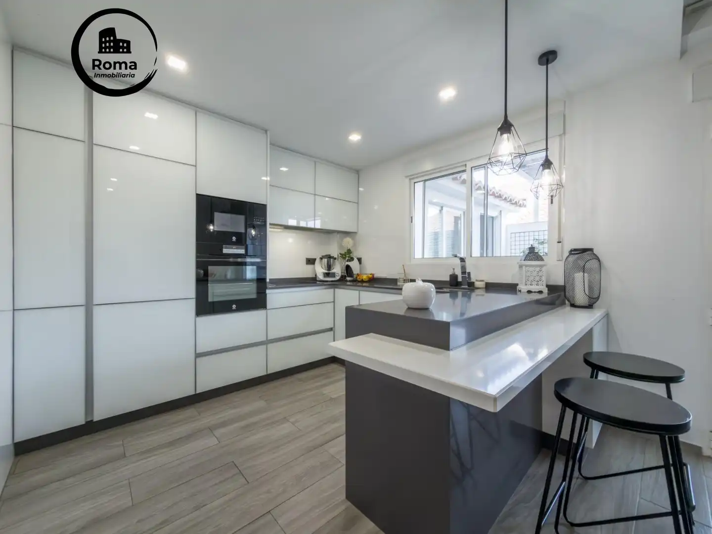 Kitchen of Detached homes for sale in Cenes de la Vega  with Air Conditioner, Heating and Terrace